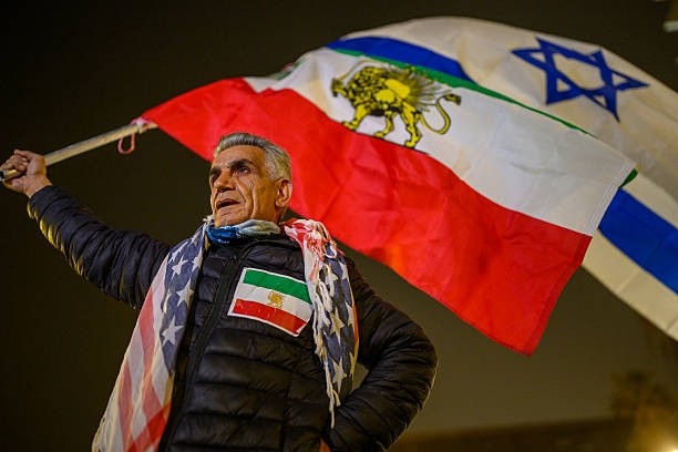 Trump e Israel planejam guerra total contra o Irã, diz Axios