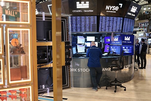 Tecnologia perde força como porto seguro e pressiona Wall Street