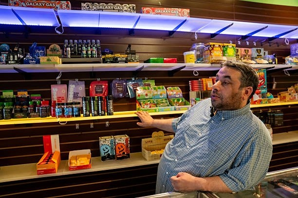 Vendas no varejo dos EUA têm maior alta em sete meses, mas gasolina preocupa consumo