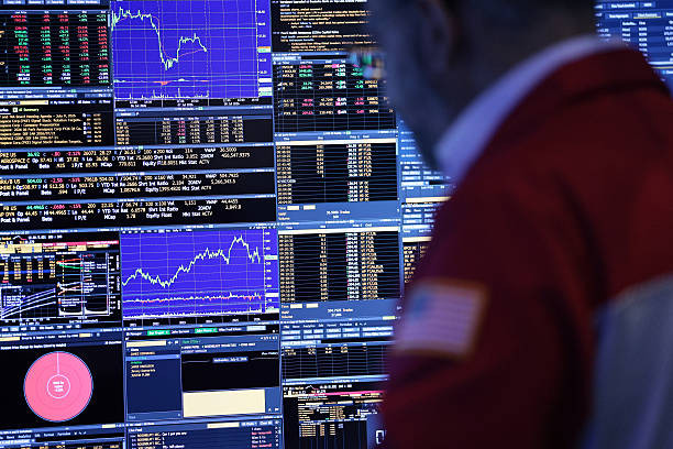 Wall Street cai com tensão entre EUA e Irã e pressão sobre ações de semicondutores