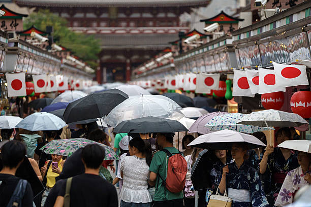 Fundos japoneses correm para captar investidores com alta dos juros