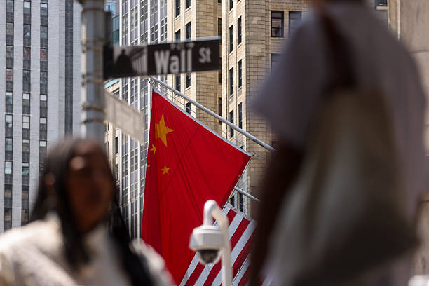 Wall Street oscila após recorde do S&P 500, com varejo e Oriente Médio no radar