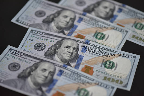 Wall Street se recupera, mas juros mantêm bolsas no caminho da queda semanal