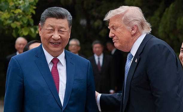 EUA e China discutem regras de segurança para IA inspiradas no setor nuclear